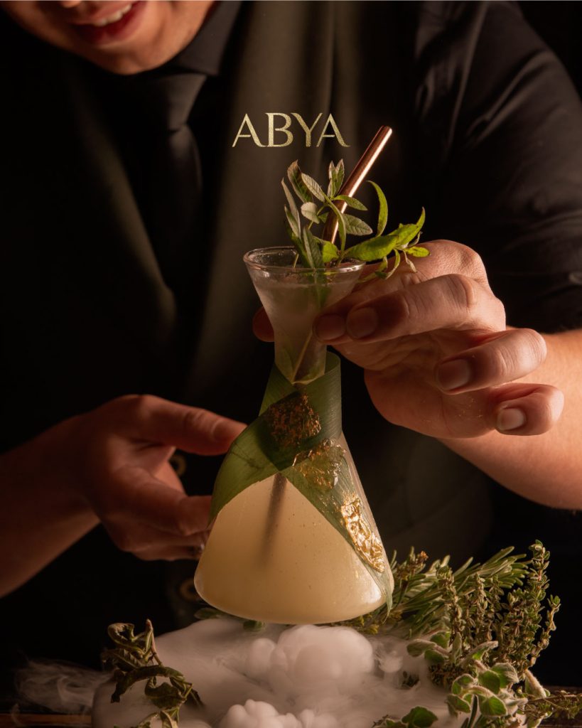 Restaurante Abya Madrid: Platos exquisitos presentados artísticamente