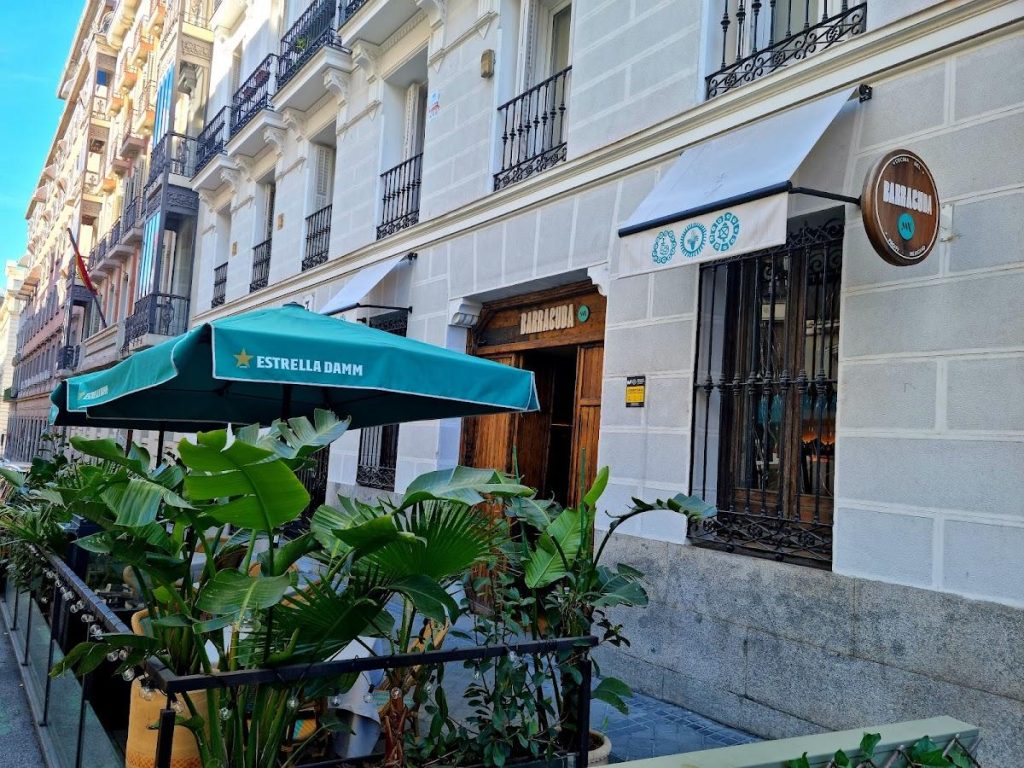 Deléitate con la cocina mediterránea en el elegante Barracuda de Madrid